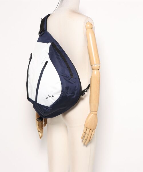 NAUTICA(ノーティカ)の「【NAUTICA/ノーティカ】 NTC-12 スリングバッグ(ボディバッグ/ウエストポーチ・メンズ・ブラック/ホワイト・FREE)」の6枚目の写真