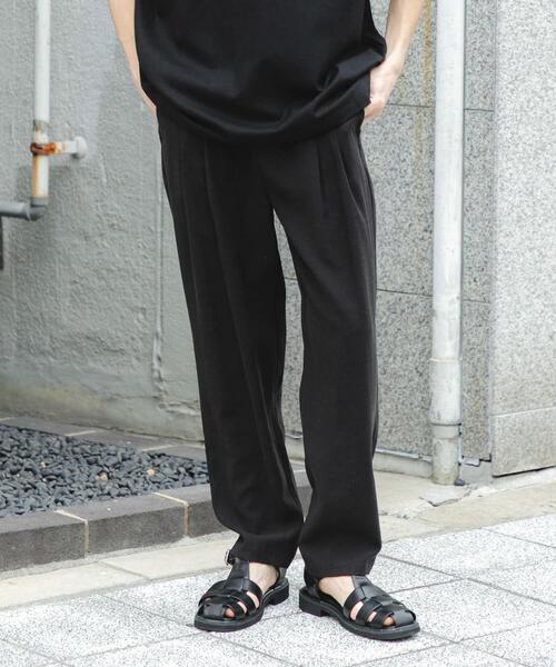 SENSE OF PLACE by URBAN RESEARCH(センスオブプレイスバイアーバンリサーチ)の「リネンブレンド2タックテーパードパンツ(その他パンツ・メンズ・ブラック/ベージュ・LARGE/MEDIUM)」の3枚目の写真