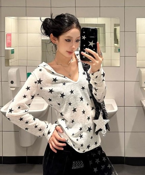 AsheKsha(アシクシャ)の「スター総柄フード付き薄手長袖トップス(Tシャツ/カットソー・レディース・ホワイト・M)」の5枚目の写真