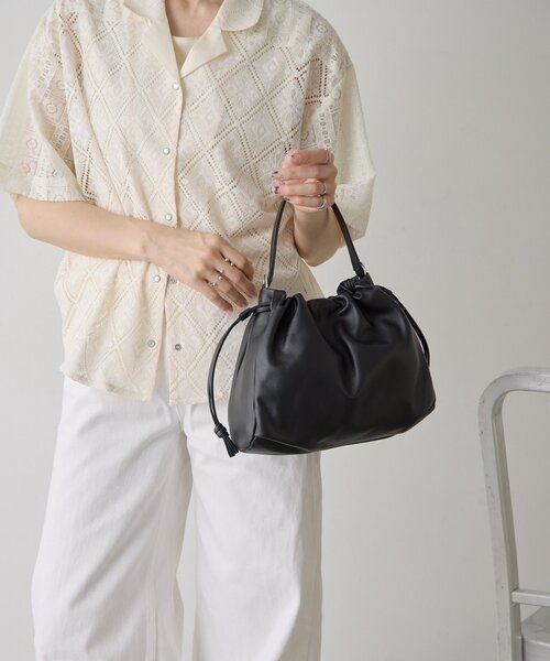 ear PAPILLONNER（イアパピヨネ）の「レザー巾着ショルダーバッグSサイズ《本革/2way》（ショルダーバッグ・レディース・ブラウン/ブラック・FREE）」の11枚目の写真