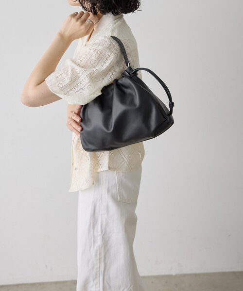 ear PAPILLONNER（イアパピヨネ）の「レザー巾着ショルダーバッグSサイズ《本革/2way》（ショルダーバッグ・レディース・ブラウン/ブラック・FREE）」の13枚目の写真
