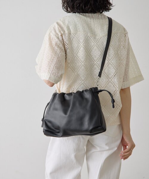 ear PAPILLONNER（イアパピヨネ）の「レザー巾着ショルダーバッグSサイズ《本革/2way》（ショルダーバッグ・レディース・ブラウン/ブラック・FREE）」の17枚目の写真