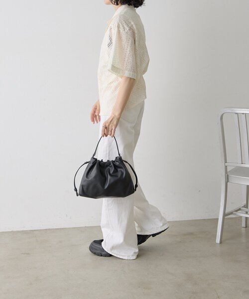 ear PAPILLONNER（イアパピヨネ）の「レザー巾着ショルダーバッグSサイズ《本革/2way》（ショルダーバッグ・レディース・ブラウン/ブラック・FREE）」の19枚目の写真