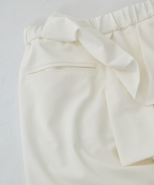 STUDIOUS(ステュディオス)の「【TAAKK/ターク】《STUDIOUS別注》RUFFLE PANTS/ラッフルパンツ(その他パンツ・レディース・ブラウン/ホワイト/ブラック・3/1)」の9枚目の写真