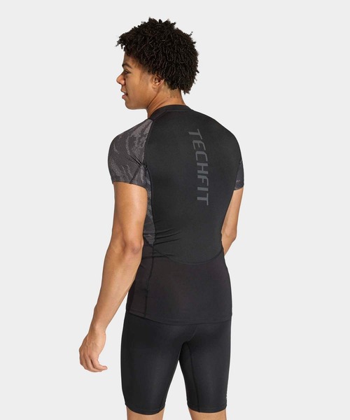 adidas(アディダス)の「TECHFIT AOP Tシャツ / アディダス adidas(Tシャツ/カットソー・メンズ・ブラック・MEDIUM/XX-LARGE/XX-SMALL/LARGE/3XL/SMALL/X-LARGE/X-SMALL)」の2枚目の写真