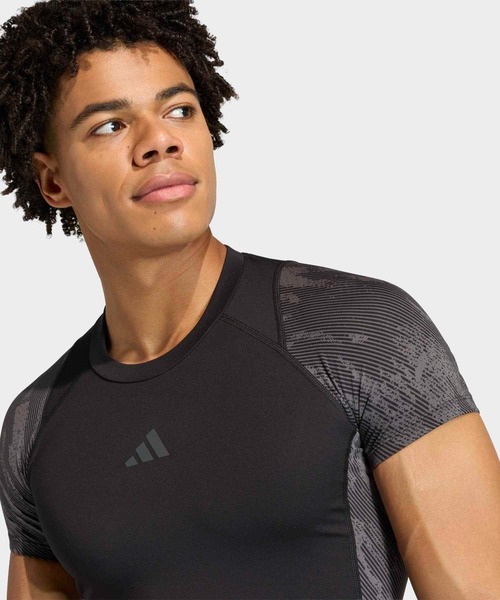 adidas(アディダス)の「TECHFIT AOP Tシャツ / アディダス adidas(Tシャツ/カットソー・メンズ・ブラック・MEDIUM/XX-LARGE/XX-SMALL/LARGE/3XL/SMALL/X-LARGE/X-SMALL)」の3枚目の写真