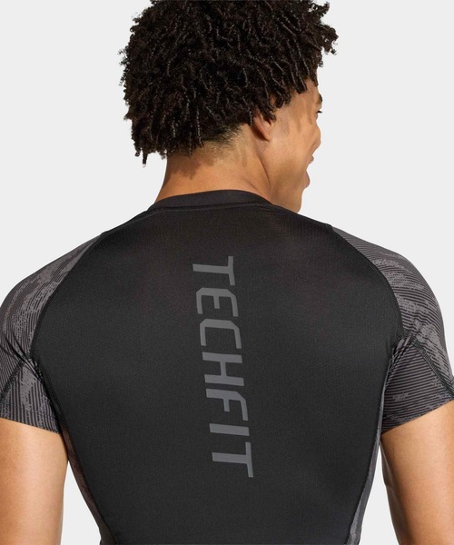 adidas(アディダス)の「TECHFIT AOP Tシャツ / アディダス adidas(Tシャツ/カットソー・メンズ・ブラック・MEDIUM/XX-LARGE/XX-SMALL/LARGE/3XL/SMALL/X-LARGE/X-SMALL)」の4枚目の写真