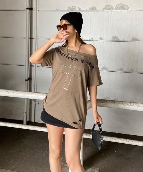 non-hedge(ノンヘッジ)の「クロスハトメクロスモチーフオフショルダーTシャツ(Tシャツ/カットソー・レディース・オフホワイト/ブラック/カーキ・FREE)」の5枚目の写真