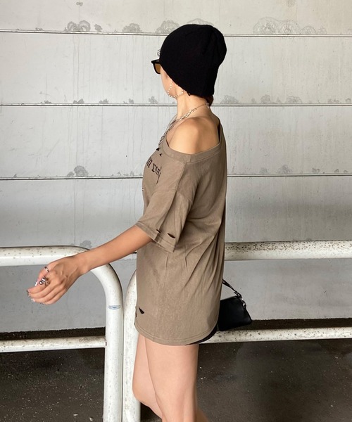 non-hedge(ノンヘッジ)の「クロスハトメクロスモチーフオフショルダーTシャツ(Tシャツ/カットソー・レディース・オフホワイト/ブラック/カーキ・FREE)」の6枚目の写真
