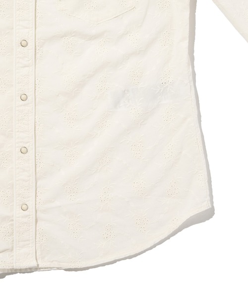 Levi's(リーバイス)の「Levi's/リーバイス ヘリテージ ウエスタン アイレットシャツ(シャツ/ブラウス・レディース・ホワイト・S/M/XS)」の8枚目の写真