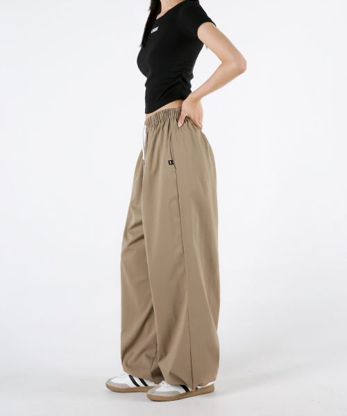 UMM(ウム)の「レディースフォーシーズン裾ストリングワイドパンツ5カラー(その他パンツ・レディース・ブラック/ベージュ/ブラウン/ライトベージュ・1/2)」の6枚目の写真
