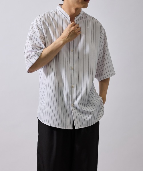 LE CERCLE par rope'（ルセルクルパーロペ）の「スキッパーバンドカラーストライプシャツ（シャツ/ブラウス・メンズ・ホワイト/ブラック・LL/L/M）」の2枚目の写真