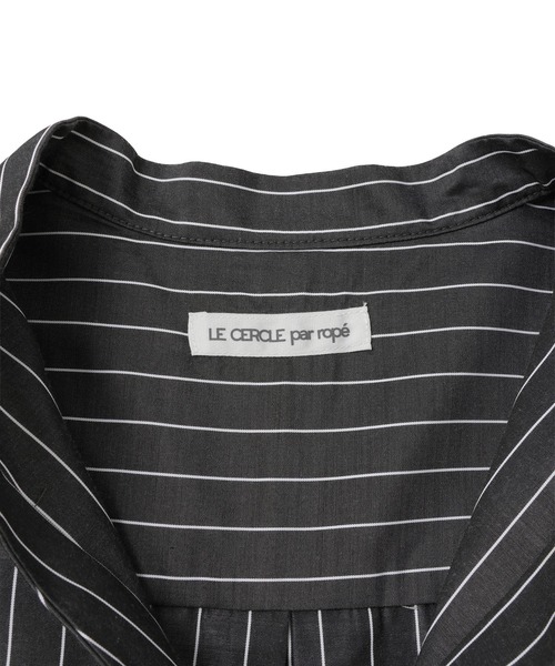 LE CERCLE par rope'（ルセルクルパーロペ）の「スキッパーバンドカラーストライプシャツ（シャツ/ブラウス・メンズ・ホワイト/ブラック・LL/L/M）」の6枚目の写真