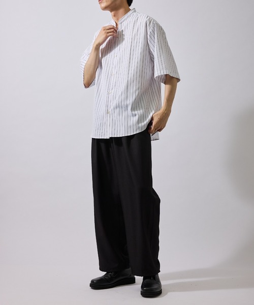 LE CERCLE par rope'（ルセルクルパーロペ）の「スキッパーバンドカラーストライプシャツ（シャツ/ブラウス・メンズ・ホワイト/ブラック・LL/L/M）」の20枚目の写真