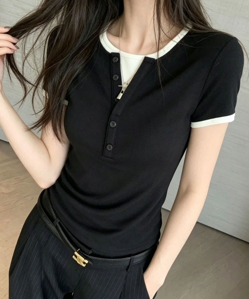 GLAMOROUS JANE(グラマラスジェーン)の「配色レイヤードヘンリーネック半袖トップス(Tシャツ/カットソー・レディース・グレー/ブラック・FREE)」の2枚目の写真