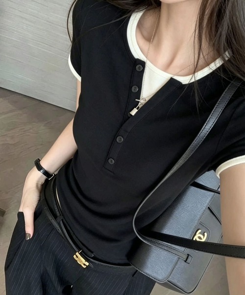 GLAMOROUS JANE(グラマラスジェーン)の「配色レイヤードヘンリーネック半袖トップス(Tシャツ/カットソー・レディース・グレー/ブラック・FREE)」の4枚目の写真