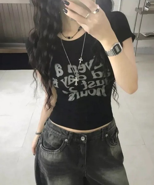 SHEPP(シープ)の「ロゴプリント タイトフィット半袖Tシャツ(Tシャツ/カットソー・レディース・ブラック・L/M)」の3枚目の写真