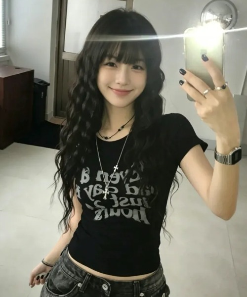 SHEPP(シープ)の「ロゴプリント タイトフィット半袖Tシャツ(Tシャツ/カットソー・レディース・ブラック・L/M)」の5枚目の写真