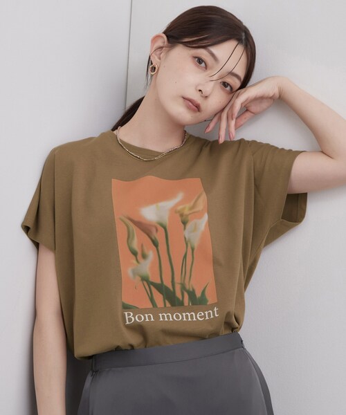 OPAQUE.CLIP(オペークドットクリップ)の「フォトプリントTシャツ【洗濯機OK】(Tシャツ/カットソー・レディース・ブラウン系/チャコールグレー/ホワイト・40/38)」の3枚目の写真