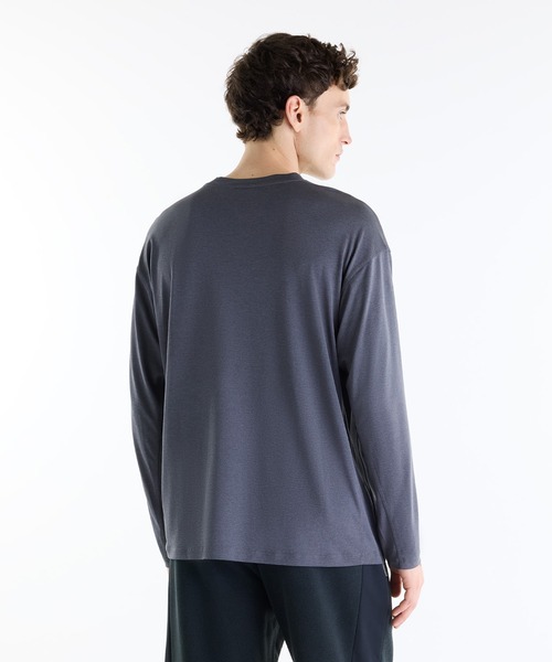 NEW BALANCE（ニューバランス）の「NBロゴロングスリーブ Tシャツ（Tシャツ/カットソー・メンズ・ライトグレー/ブルーグレー・XX-LARGE/X-LARGE/LARGE/MEDIUM/SMALL）」の7枚目の写真