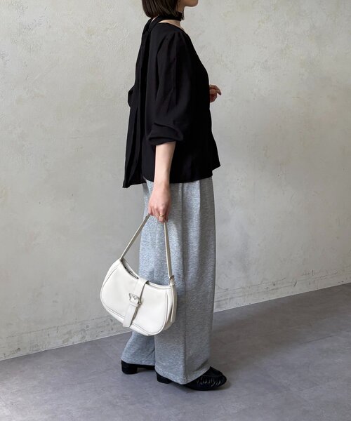 Thevon(ゼボン)の「ボウタイ付きボタンデザインVネックブラウス(シャツ/ブラウス・レディース・オフホワイト/ブラック/ブラウン・FREE)」の20枚目の写真