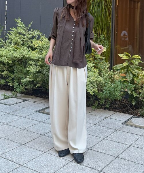 Thevon(ゼボン)の「ボウタイ付きボタンデザインVネックブラウス(シャツ/ブラウス・レディース・オフホワイト/ブラック/ブラウン・FREE)」の21枚目の写真