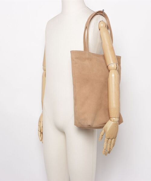 kalsac(カルサック)の「SIMPLE LEATHER TOTE SUEDE(トートバッグ・レディース・キャメル・ONE SIZE)」の13枚目の写真