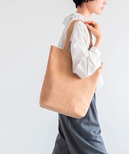 kalsac(カルサック)の「SIMPLE LEATHER TOTE SUEDE(トートバッグ・レディース・キャメル・ONE SIZE)」の1枚目の写真