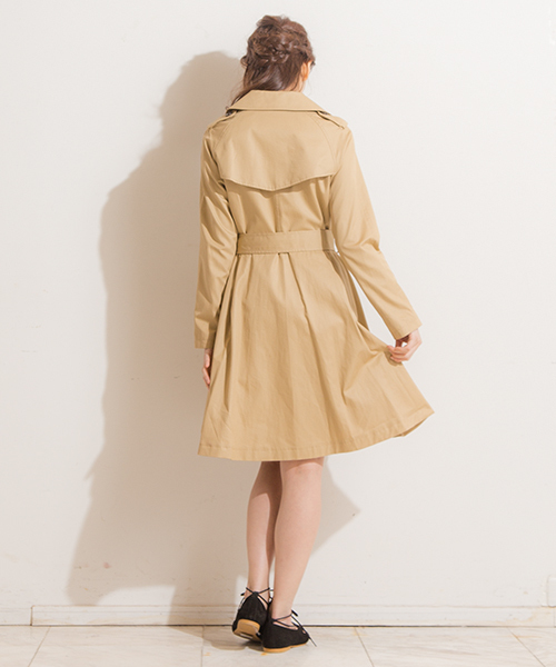 Banner Barrett(バナーバレット)の「フレアトレンチCO(トレンチコート・レディース・ベージュ/ネイビー・38/36)」の19枚目の写真