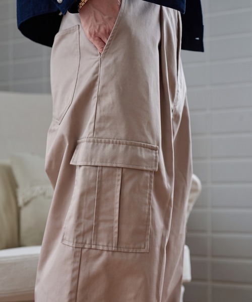 sedacle(セダクル)の「Wide Cargo Chino Pants/ワイドカーゴチノパンツ(チノパンツ・メンズ・ベージュ/ブラック・MEDIUM/LARGE/SMALL)」の12枚目の写真