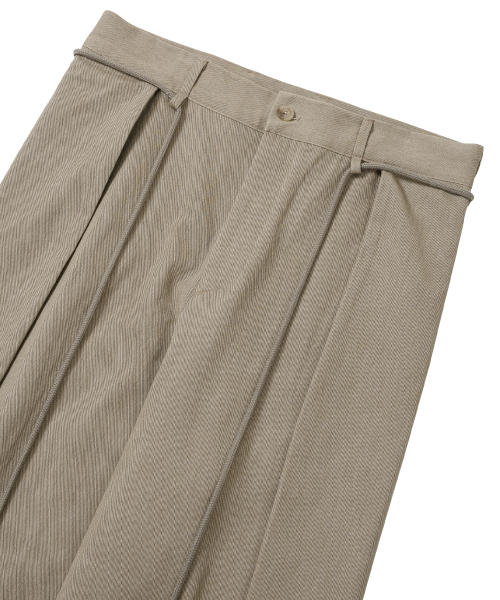 AJOBYAJO（アジョバイアジョ）の「Cotton Twill One Tuck Pants [BEIGE]（その他パンツ・レディース・その他・MEDIUM/LARGE/X-LARGE）」の3枚目の写真