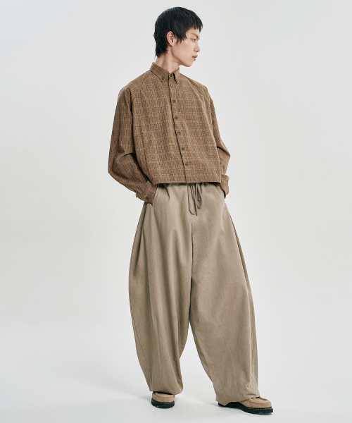 AJOBYAJO（アジョバイアジョ）の「Cotton Twill One Tuck Pants [BEIGE]（その他パンツ・レディース・その他・MEDIUM/LARGE/X-LARGE）」の10枚目の写真