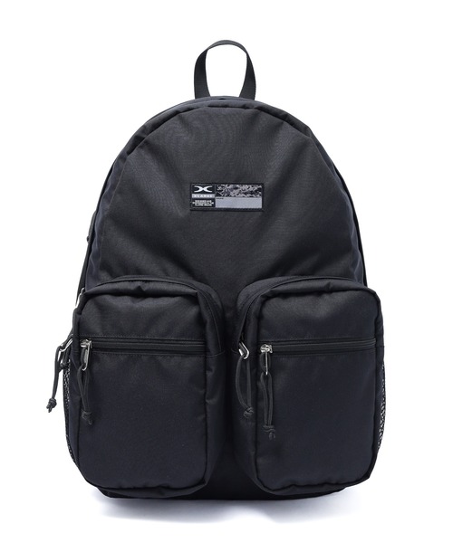 XLARGE(エクストララージ)の「DOUBLE POCKET DAYPACK(バックパック/リュック・メンズ・ブラック・ONE SIZE)」の1枚目の写真