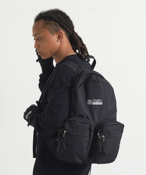 XLARGE(エクストララージ)の「DOUBLE POCKET DAYPACK(バックパック/リュック・メンズ・ブラック・ONE SIZE)」の3枚目の写真