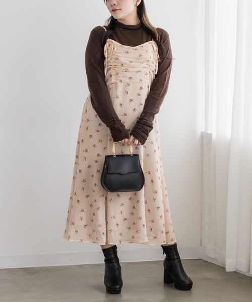CLETTE(クレット)の「シアー花柄フロントリボンキャミワンピース(ワンピース・レディース・アイボリー/ブラック/ベージュ・LL/3L/4L)」の6枚目の写真