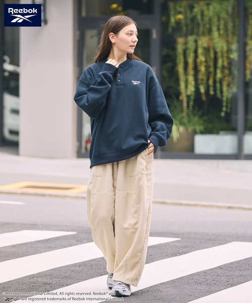 Reebok(リーボック)の「<別注>Reebok / リーボック ダブルロゴ刺繍 ワイドシルエット ヘンリーネック スウェット(スウェット・メンズ・アッシュグレー/ブラック/ダークネイビー・M/S/L)」の18枚目の写真