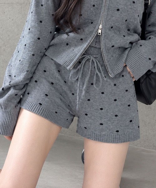 GLAMOROUS JANE(グラマラスジェーン)の「ドットジャガードショートパンツ(その他パンツ・レディース・ベージュ/ブラック/グレー・FREE)」の6枚目の写真