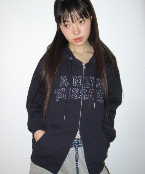 AMESWORLDWIDE（アメスワールドワイド）の「NEW MESSAGE HOODIE ZIP-UP ネイビー（パーカー・レディース・その他・SMALL/MEDIUM/LARGE）」の2枚目の写真