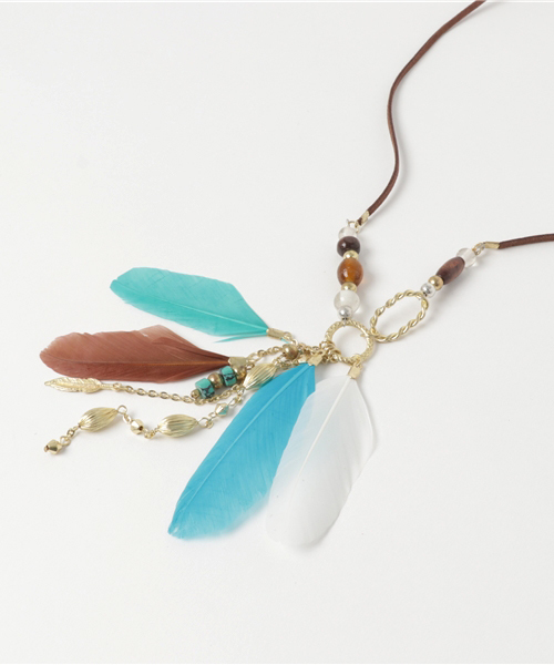 チャイハネ（チャイハネ）の「【チャイハネ】カラフルフェザーネックレス（ネックレス・レディース・グリーン/ブルー・FREE）」の2枚目の写真