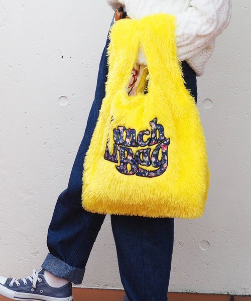 Casselini(キャセリーニ)の「フェイクファーLUNCH BAG(トートバッグ・レディース・ブラック/パープル/イエロー/レッド・FREE)」の3枚目の写真