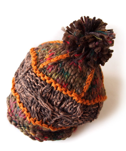 BEATJIVE(ビートジャイブ)の「マルチカラーローゲージボンボンニット帽(ニットキャップ/ビーニー・メンズ・ブラウン/ブラック/ネイビー・FREE)」の4枚目の写真