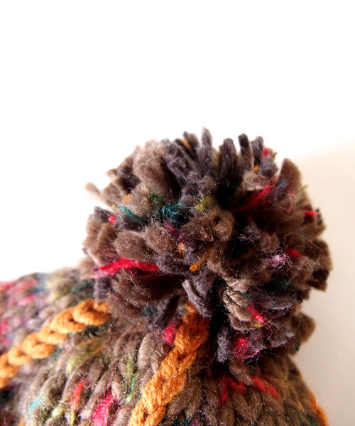 BEATJIVE(ビートジャイブ)の「マルチカラーローゲージボンボンニット帽(ニットキャップ/ビーニー・メンズ・ブラウン/ブラック/ネイビー・FREE)」の7枚目の写真