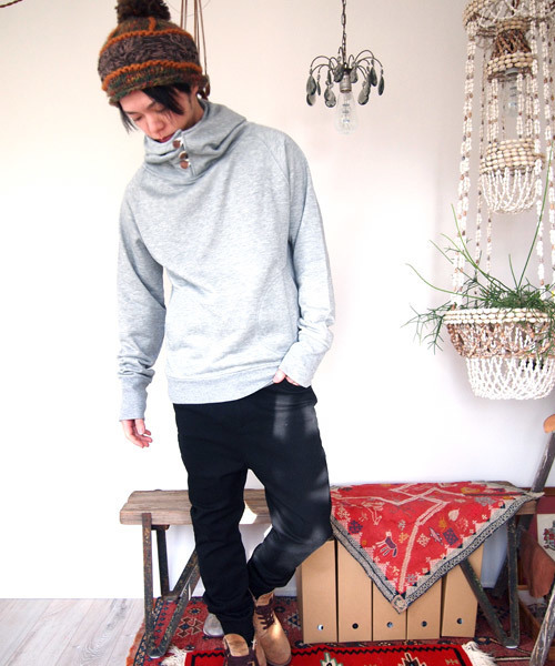 BEATJIVE(ビートジャイブ)の「マルチカラーローゲージボンボンニット帽(ニットキャップ/ビーニー・メンズ・ブラウン/ブラック/ネイビー・FREE)」の15枚目の写真