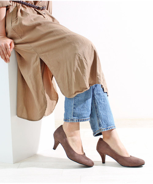 ALETTA（アレッタ）の「ALETTA-ｱﾚｯﾀ- 究極のプレーンパンプス（パンプス・レディース・ブラック/シルバーグレー/ブラック系その他/カーキ/ワイン/ベージュ/クリアブラック/サックスブルー/プラチナム/パイソン/グレイッシュベージュ/レッド/コーラルピンク/ダークブラック/マスタード/ネイビー/ライトグレー/ピンクベージュ/アッシュグレー/モカ/杢グレー/ベージュ系その他/インディゴブルー/シルバー/サーモンピンク/ライトベージュ/ブルー系その他/グレー/ローズ/ライトブラウン/バーガンディー/ブラウン/ミックスグレー/ダークネイビー/ダークグリーン/その他/シルバー系その他/エメラルド/スモークピンク/ダークブラウン/グレー系その他2/ブラウン系その他/ブラック系/ナチュラル/トップグレー・22.5cm/23.5cm/24.5cm/24.0cm/23.0cm/22.0cm/25.0cm/25.5cm/26.0cm/21.5cm）」の15枚目の写真