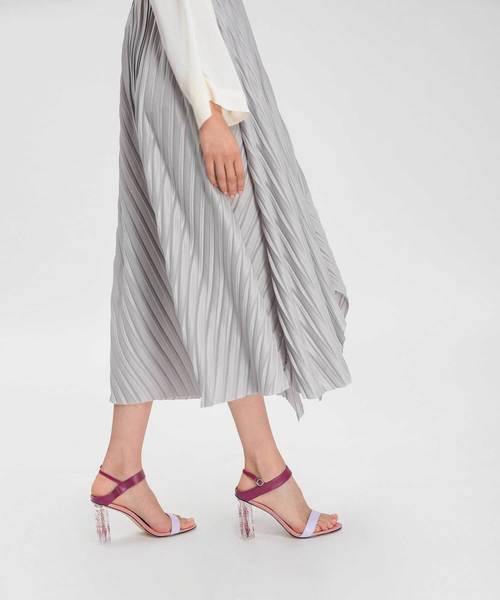 CHARLES & KEITH(チャールズ & キース)の「フローラルルーサイトヒールサンダル / FLORAL LUCITE HEEL SANDALS(パンプス・レディース・ブラック/ピンク・23cm/23.5cm/24.5cm/25cm)」の9枚目の写真