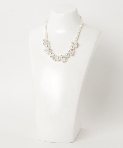 Cupid Heart（キューピッドハート）の「【Cupid Heart】結婚式アクセサリー フラワーブーケネックレス（ネックレス・レディース・ベージュ・MEDIUM）」の2枚目の写真