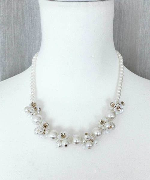 Cupid Heart（キューピッドハート）の「【Cupid Heart】結婚式アクセサリー フラワーブーケネックレス（ネックレス・レディース・ベージュ・MEDIUM）」の5枚目の写真