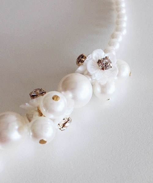 Cupid Heart（キューピッドハート）の「【Cupid Heart】結婚式アクセサリー フラワーブーケネックレス（ネックレス・レディース・ベージュ・MEDIUM）」の3枚目の写真