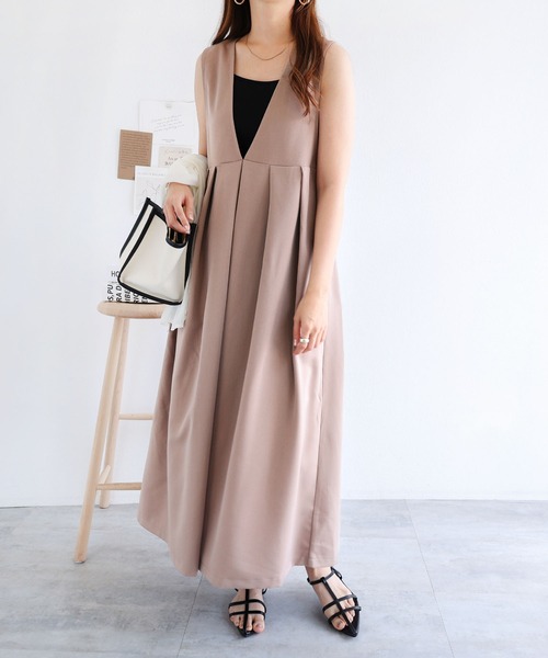 andme（アンドミー）の「きれいめツイルVネックフレアワンピース（ワンピース・レディース・ブラック/グレー系その他/ベージュ系その他/ダークカーキ/ネイビー/ベージュ系その他2/ライトカーキ・M/S）」の17枚目の写真