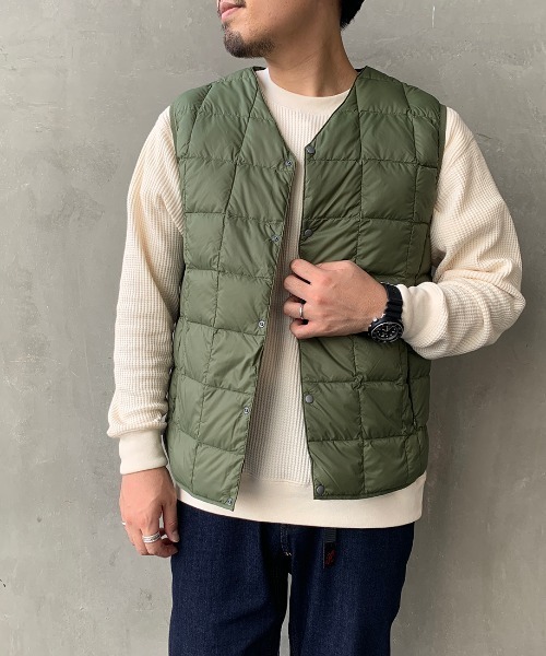 TAION（タイオン）の「[TAION/タイオン] Vネックボタンインナーダウンベスト（ダウンベスト・メンズ・ブラック/ベージュ/ネイビー/カーキブラウン/オフホワイト/オリーブ・M/L/XL）」の5枚目の写真